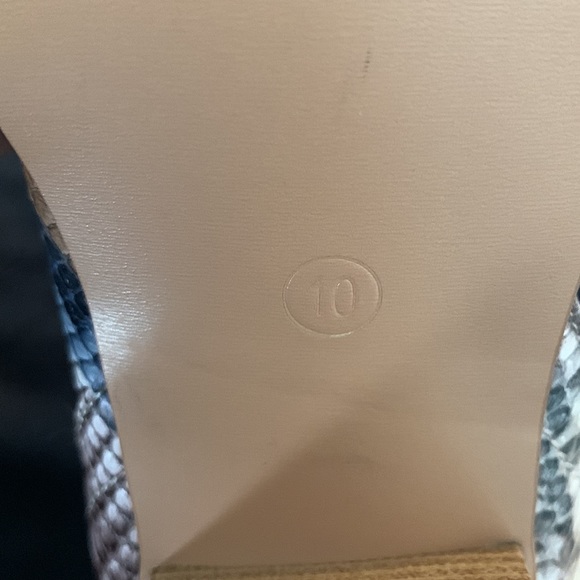 Boots - Picture 3 of 5